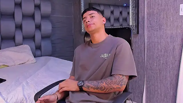 Snapshot of jaze_bradley chatting on 11-12-25, 11:32 jaze bradley online show from 11-12-25, 11:32