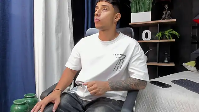 Snapshot of jaze_bradley chatting on 12-01-25, 11:26 jaze bradley online show from 12-01-25, 11:26