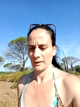 Snapshot of caro252 chatting on 05-30-26, 06:54 caro252 online show from 05-30-26, 06:54