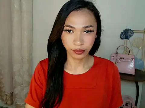 Annaloula online show from 11-19-25, 01:33