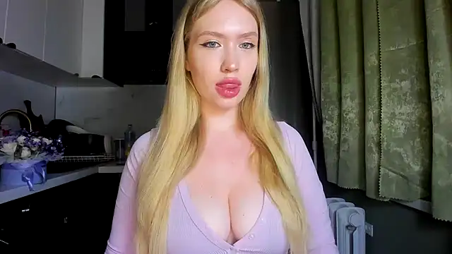 NicoleRiccii online show from 09-25-25, 07:39