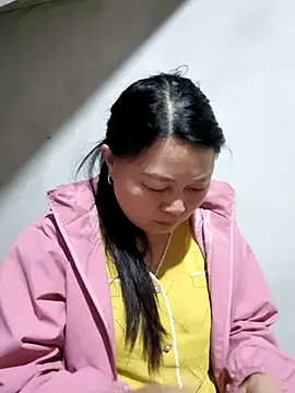 yoowwmr online show from 11-14-25, 11:24