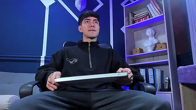 etham wolf  online show from 09-29-25, 12:10