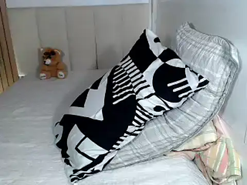 Snapshot of SluttyJedy chatting on 02-03-26, 01:48 SluttyJedy online show from 02-03-26, 01:48