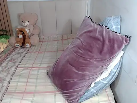 Snapshot of SluttyJedy chatting on 03-18-26, 04:32 SluttyJedy online show from 03-18-26, 04:32