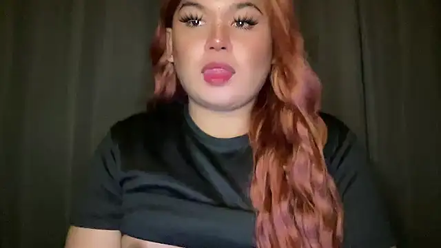 Snapshot of RedHead_Thalia chatting on 09-25-25, 06:00 RedHead Thalia online show from 09-25-25, 06:00