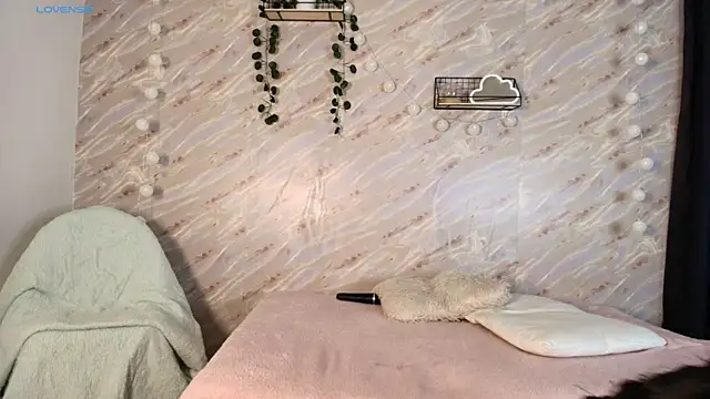 Snapshot of mitsuri_7777 chatting on 12-17-25, 05:13 mitsuri 7777 online show from 12-17-25, 05:13