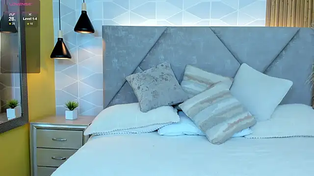 Jade Whisper online show from 11-20-25, 01:28