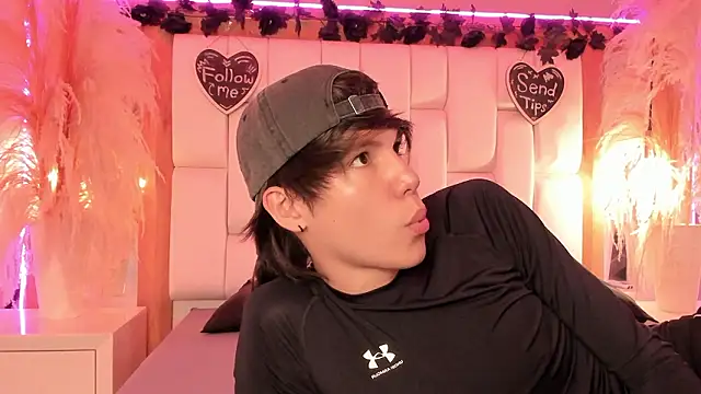 Daphne And Roger online show from 03-02-26, 11:17