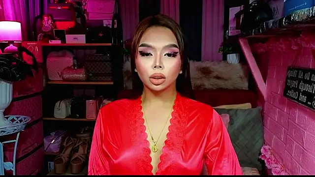 Snapshot of MoniqueCeleste chatting on 11-03-25, 02:35 MoniqueCeleste online show from 11-03-25, 02:35