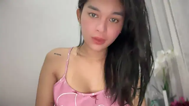 Snapshot of asiansmilexx chatting on 09-29-25, 05:01 asiansmilexx online show from 09-29-25, 05:01