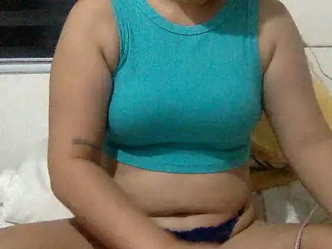 Snapshot of yummy_mia chatting on 06-16-26, 10:18 yummy mia online show from 06-16-26, 10:18