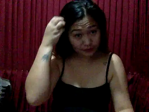 Snapshot of yummy_mia chatting on 07-14-26, 01:39 yummy mia online show from 07-14-26, 01:39