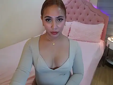 Snapshot of ur_seductivelaura chatting on 12-20-25, 07:48 ur seductivelaura online show from 12-20-25, 07:48