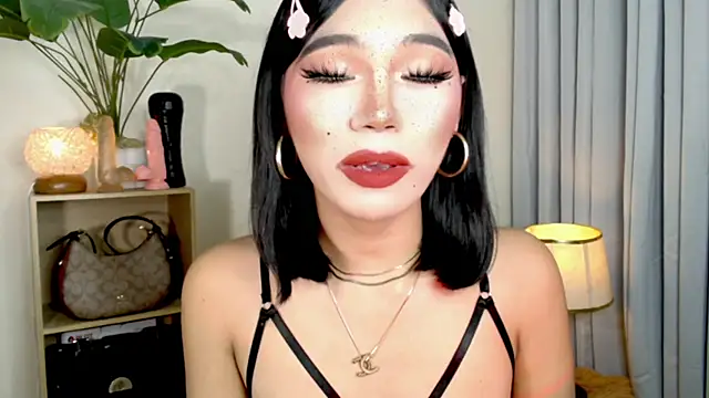 Snapshot of miyaa_Moore chatting on 11-29-25, 08:01 miyaa Moore online show from 11-29-25, 08:01