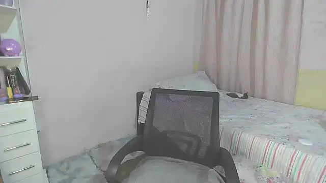 Snapshot of im_miauhg chatting on 07-26-26, 06:32 im miauhg online show from 07-26-26, 06:32