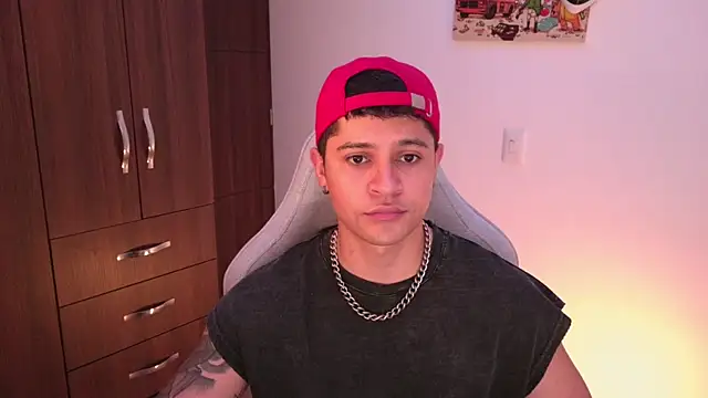 domsantiago  online show from 11-07-25, 02:00