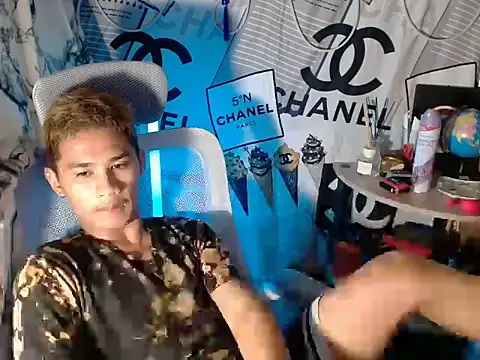 Snapshot of asianhardcock25 chatting on 02-06-26, 10:07 asianhardcock25 online show from 02-06-26, 10:07