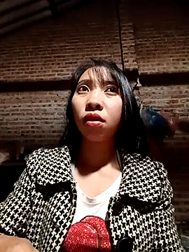 Snapshot of emaame68 chatting on 10-25-25, 02:24 emaame68 online show from 10-25-25, 02:24