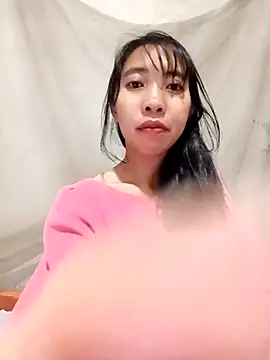 Snapshot of emaame68 chatting on 11-01-25, 01:24 emaame68 online show from 11-01-25, 01:24