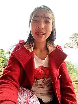 Snapshot of emaame68 chatting on 11-17-25, 12:49 emaame68 online show from 11-17-25, 12:49