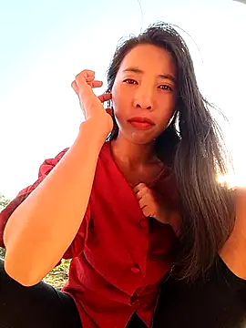 Snapshot of emaame68 chatting on 11-27-25, 12:46 emaame68 online show from 11-27-25, 12:46