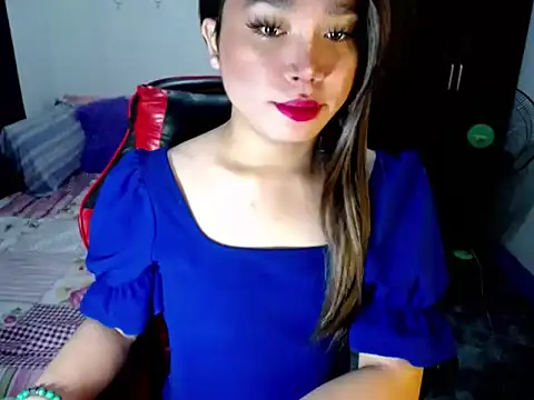 Snapshot of Urassiansweetcummer chatting on 10-06-25, 01:47 Urassiansweetcummer online show from 10-06-25, 01:47
