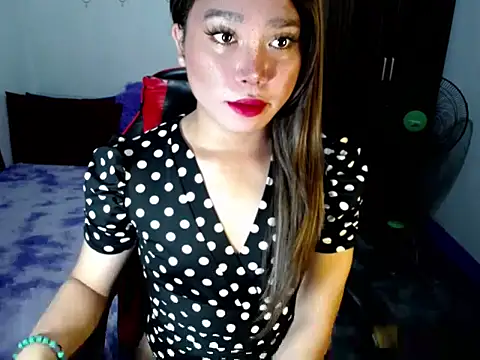 Urassiansweetcummer online show from 11-02-25, 01:08