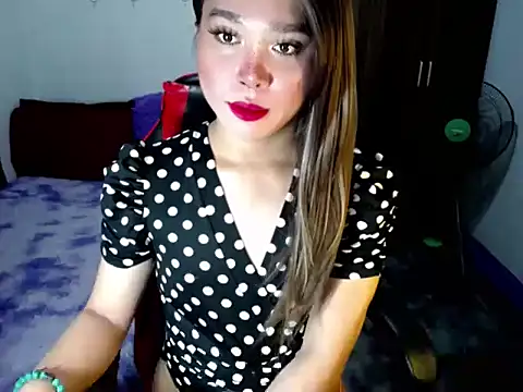 Urassiansweetcummer online show from 11-10-25, 02:10