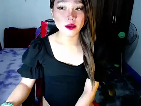 Urassiansweetcummer online show from 11-12-25, 02:23