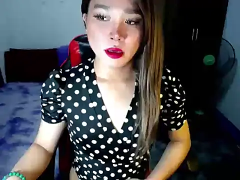 Urassiansweetcummer online show from 11-23-25, 02:00