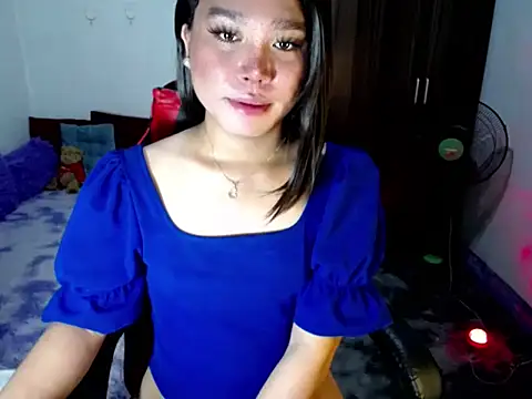 Urassiansweetcummer online show from 04-23-26, 02:24