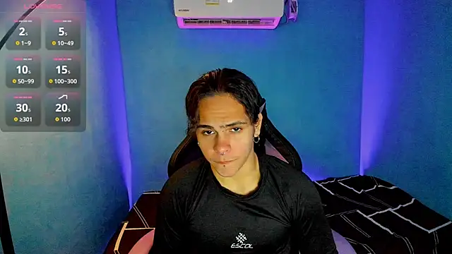 Snapshot of Maximiliano_scoott__ chatting on 09-18-25, 08:33 Maximiliano scoott   online show from 09-18-25, 08:33