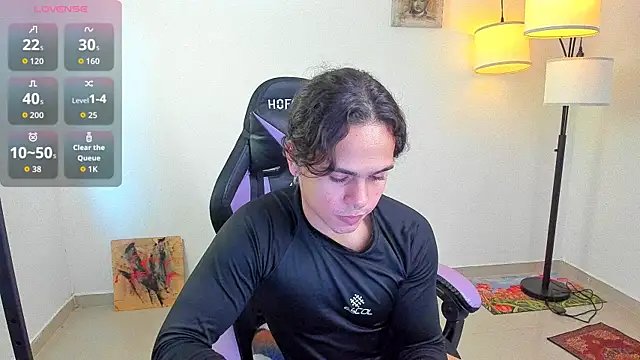 Snapshot of Maximiliano_scoott__ chatting on 10-30-25, 06:19 Maximiliano scoott   online show from 10-30-25, 06:19