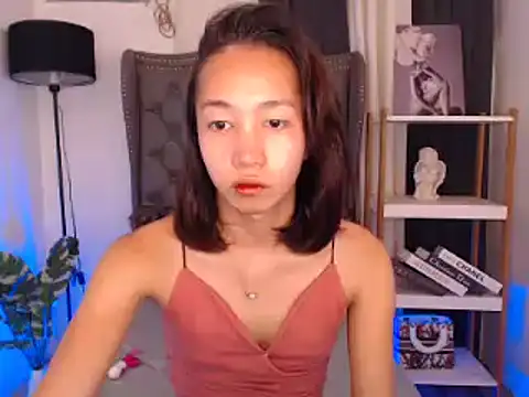 Snapshot of Sweet_kittyxx chatting on 10-18-25, 02:14 Sweet kittyxx online show from 10-18-25, 02:14