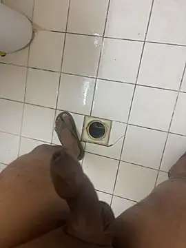 Snapshot of deepu1979 chatting on 01-12-26, 05:51 deepu1979 online show from 01-12-26, 05:51