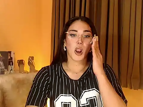 Snapshot of magnificent_kitana chatting on 09-15-25, 12:49 magnificent kitana online show from 09-15-25, 12:49