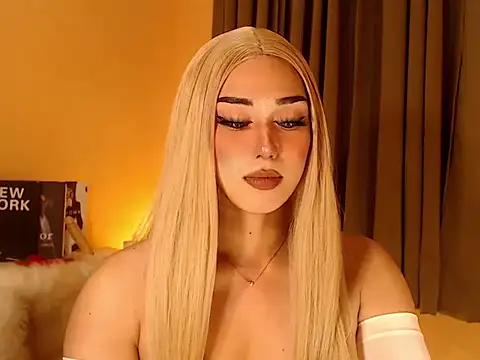 Snapshot of magnificent_kitana chatting on 09-25-25, 12:31 magnificent kitana online show from 09-25-25, 12:31