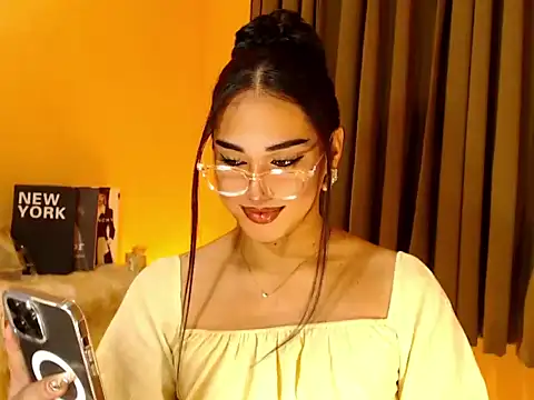 Snapshot of magnificent_kitana chatting on 10-11-25, 08:24 magnificent kitana online show from 10-11-25, 08:24