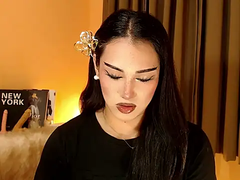 Snapshot of magnificent_kitana chatting on 10-27-25, 08:29 magnificent kitana online show from 10-27-25, 08:29