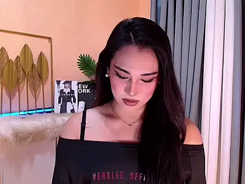 Snapshot of magnificent_kitana chatting on 02-09-26, 10:47 magnificent kitana online show from 02-09-26, 10:47