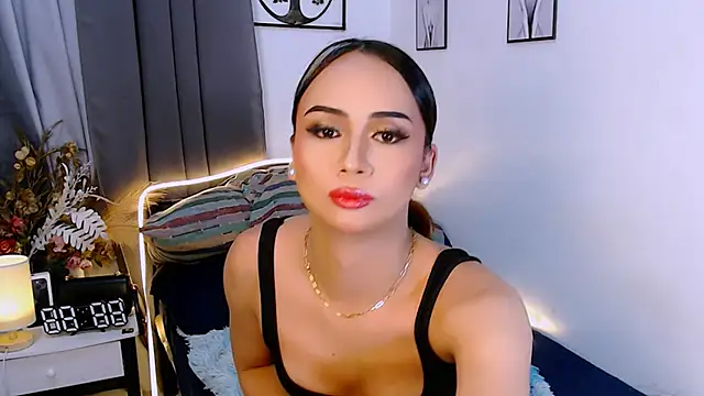 Zialustts online show from 10-10-25, 04:06