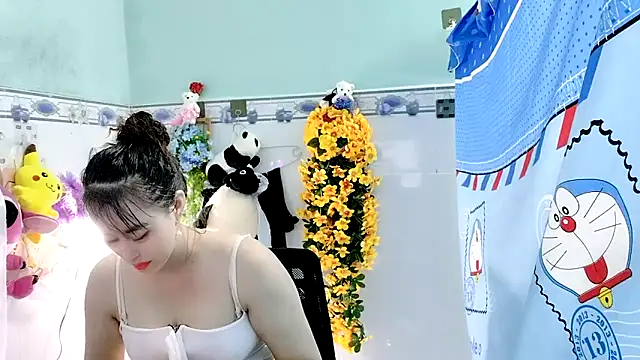 Snapshot of emgaixinhngoan chatting on 09-09-25, 02:27 emgaixinhngoan online show from 09-09-25, 02:27