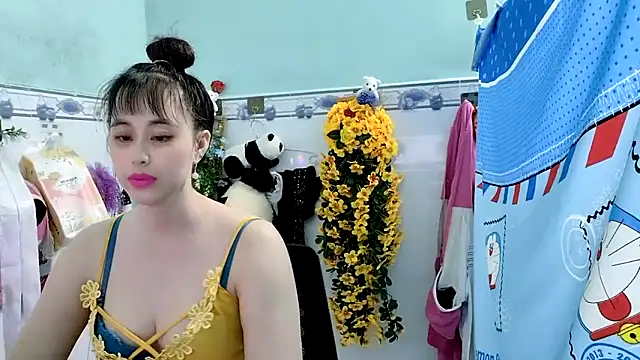 Snapshot of emgaixinhngoan chatting on 09-18-25, 03:03 emgaixinhngoan online show from 09-18-25, 03:03