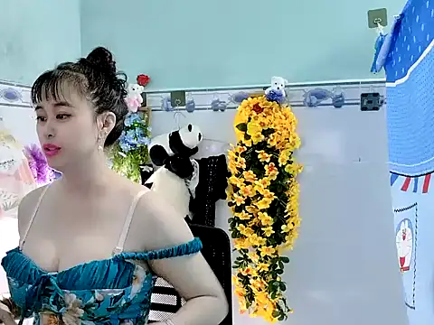 Snapshot of emgaixinhngoan chatting on 09-22-25, 11:51 emgaixinhngoan online show from 09-22-25, 11:51