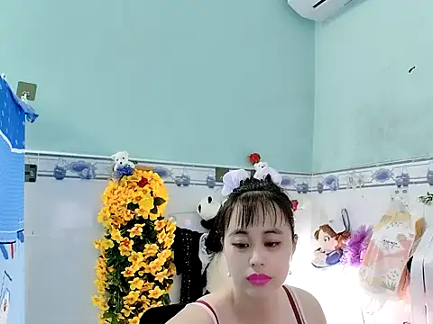 Snapshot of emgaixinhngoan chatting on 09-25-25, 12:36 emgaixinhngoan online show from 09-25-25, 12:36