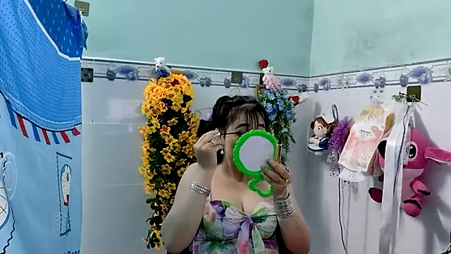 Snapshot of emgaixinhngoan chatting on 09-28-25, 03:50 emgaixinhngoan online show from 09-28-25, 03:50