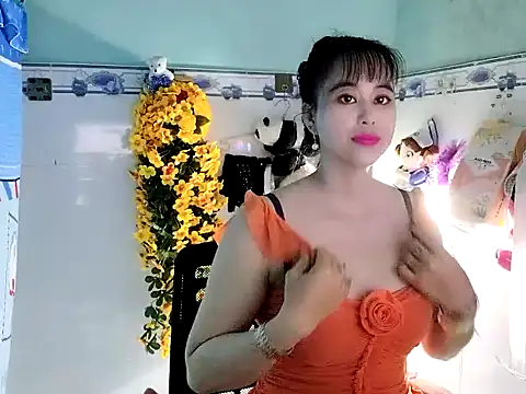 Snapshot of emgaixinhngoan chatting on 10-05-25, 04:33 emgaixinhngoan online show from 10-05-25, 04:33