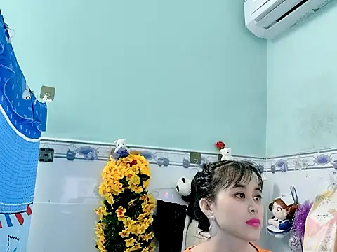 Snapshot of emgaixinhngoan chatting on 10-09-25, 12:14 emgaixinhngoan online show from 10-09-25, 12:14