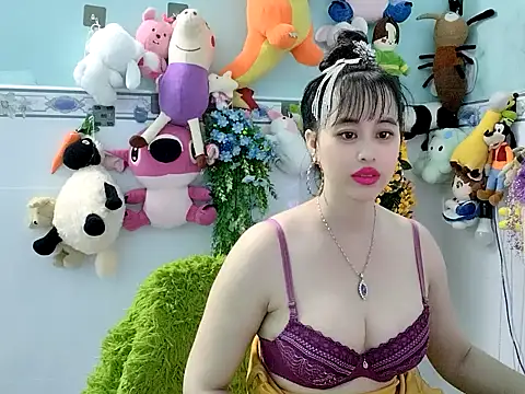 Snapshot of emgaixinhngoan chatting on 10-14-25, 12:44 emgaixinhngoan online show from 10-14-25, 12:44